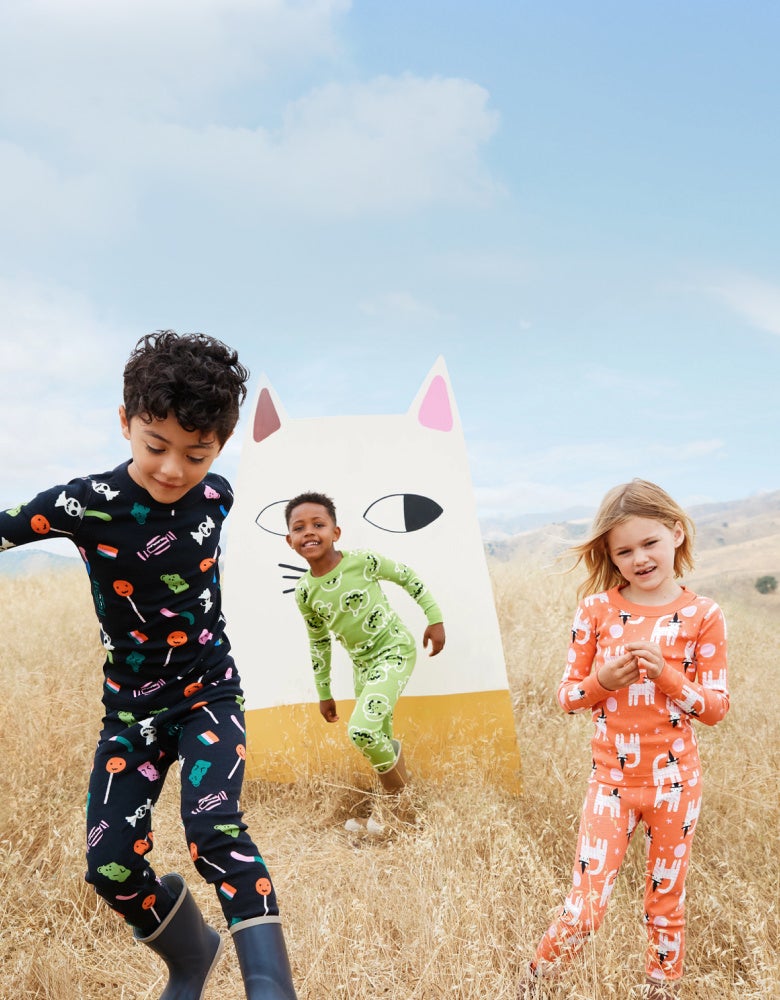 halloween pajamas boys in halloween printed pajamas