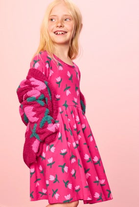 girl in pink tulip dress